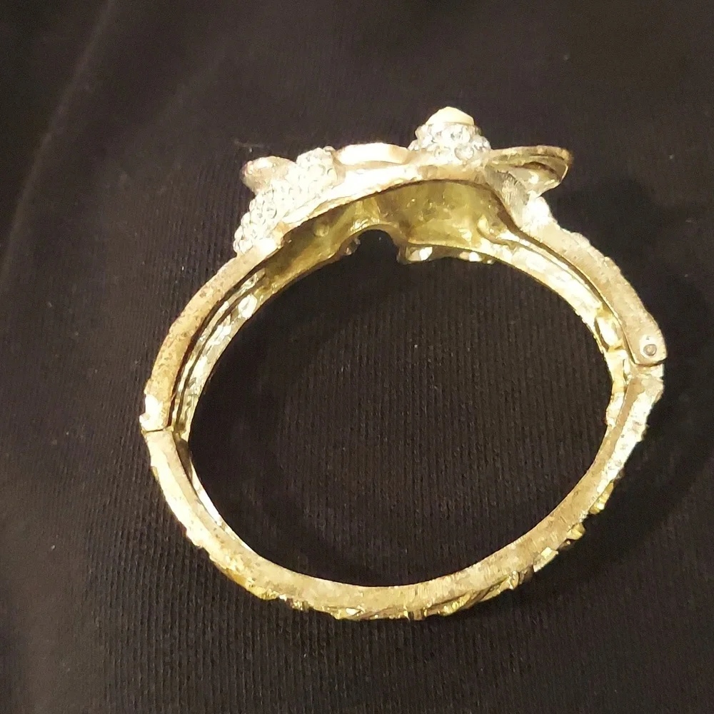 NATASHA Elephant Hinged Bracelet - Picture 5 of 6